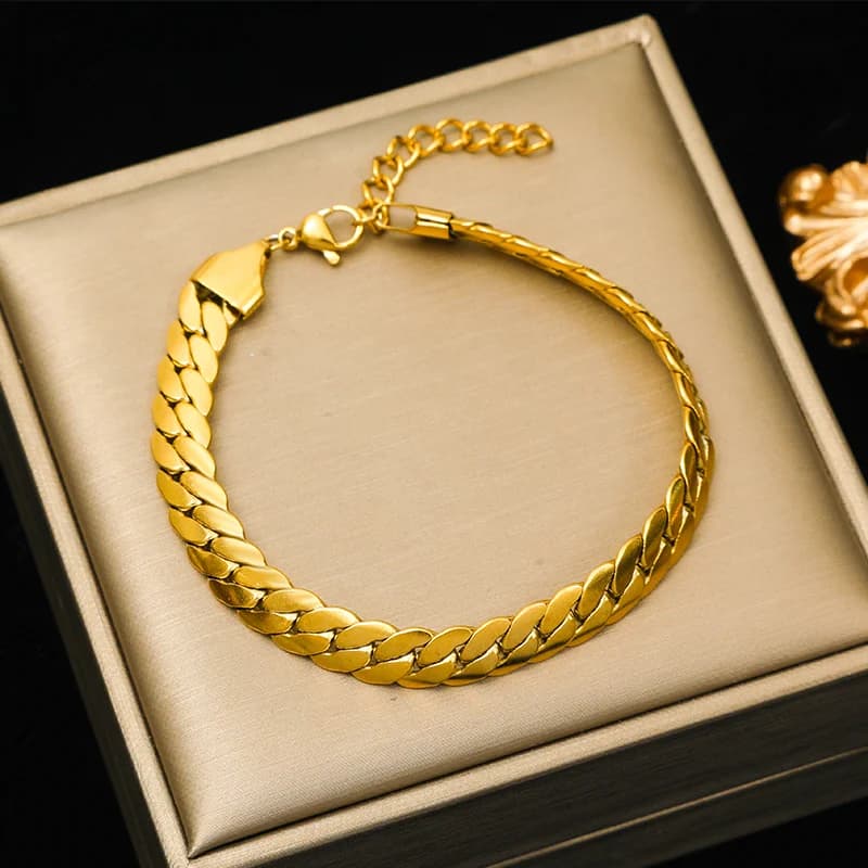 Sätt med guldpläterad platt bred kedja halsband och armband